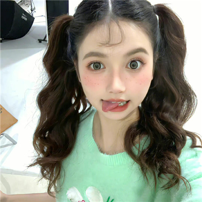 很清纯的真人系列很火的女头