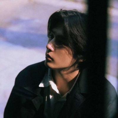 很酷很文艺范的男生微信头像