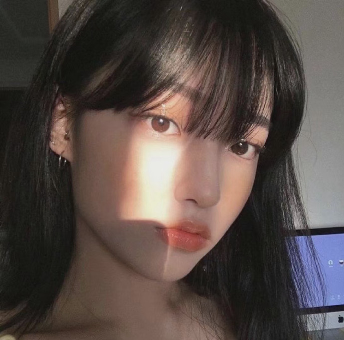 呆呆的沙雕女孩个性微信头像