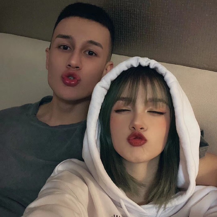 可永久使用的双人情侣微信头像