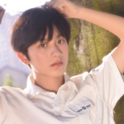 阳光帅气暖男微信头像