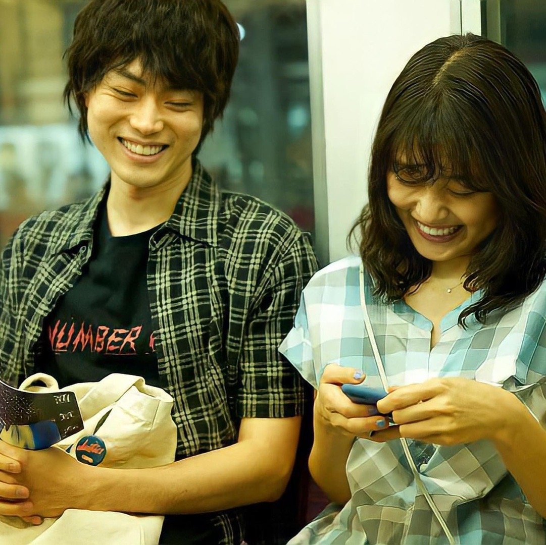 《花束般的恋爱》菅田将晖 * 有村架纯情侣微信头像