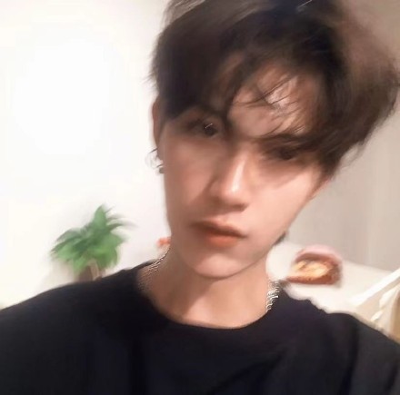 帅气阳光小哥哥微信头像