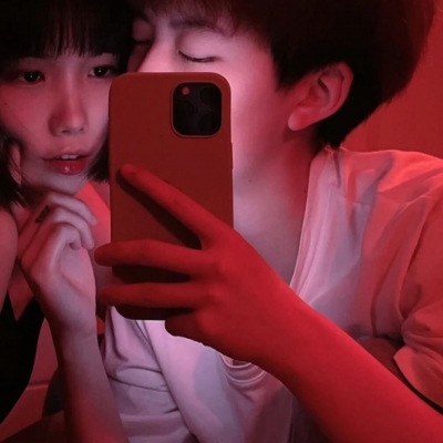 幸福甜蜜的青春情侣微信头像