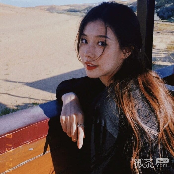 御姐高冷风的女生微信头像