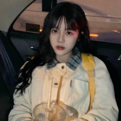 清新脱俗的气质女生微信头像