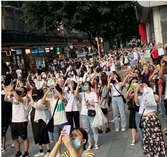 奇奇怪怪的沙雕情侣微信头像