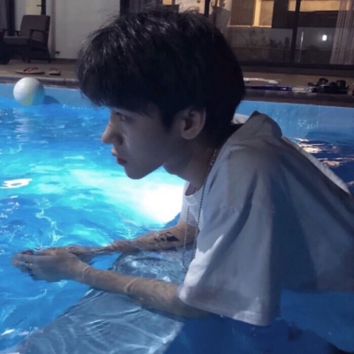 长相眉清目秀的男生微信头像