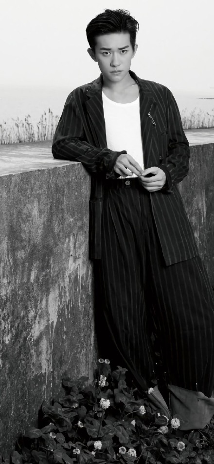 心目中最靓的仔易烊千玺微信头像