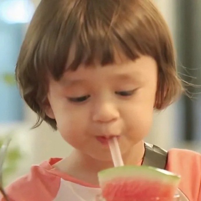 可爱又搞怪的可爱萌娃微信头像