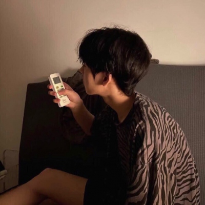 ins文艺可爱的男生微信头像