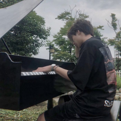 高颜值的个性男生微信头像