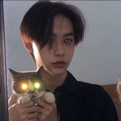 潮流的帅气酷酷男生微信头像