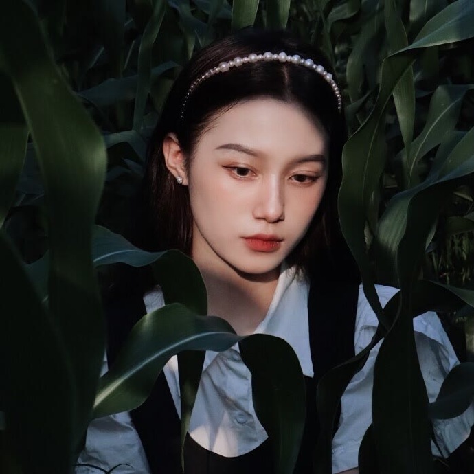 超美的复古风女生气质微信头像