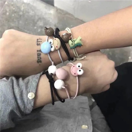 浪漫又很真实的情侣浪漫牵手图片