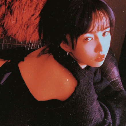 酷酷的小姐姐微信头像