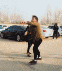 笑死人的大妈打架互踢动态微信表情包