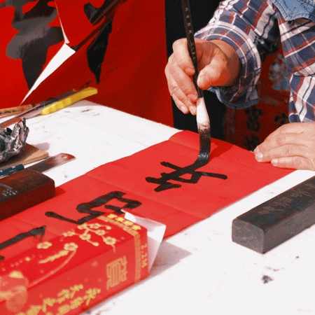 年味渐浓充满的喜庆的红色图片