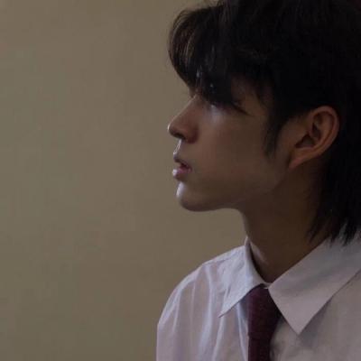 冷酷又很霸气的男生头像