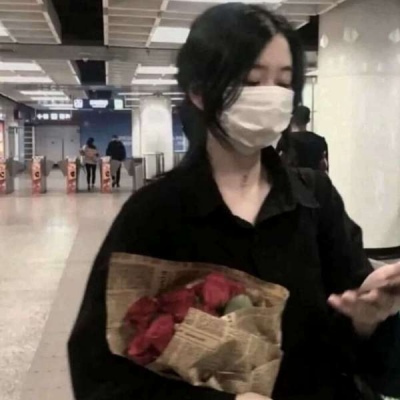 深色系让人抑郁伤感的微信头像