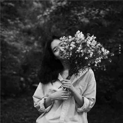 娇憨少女金高银头像