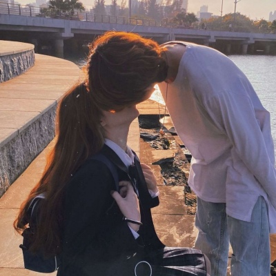 ins风秀恩爱又不失可爱的情侣头像