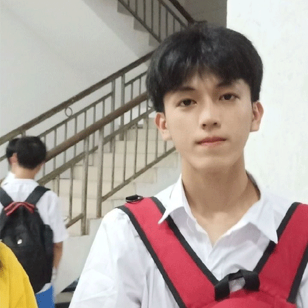 阳光帅哥热门微信聊天背景图