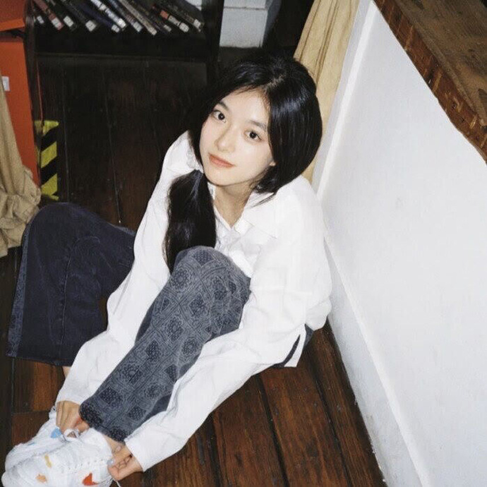 超美气质女生微信头像