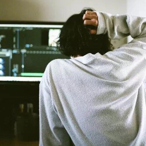 复古不羁的男生微信头像