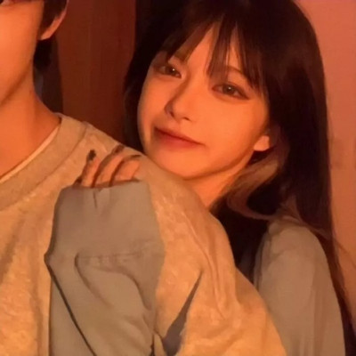 真人一人一半甜蜜情侣微信头像