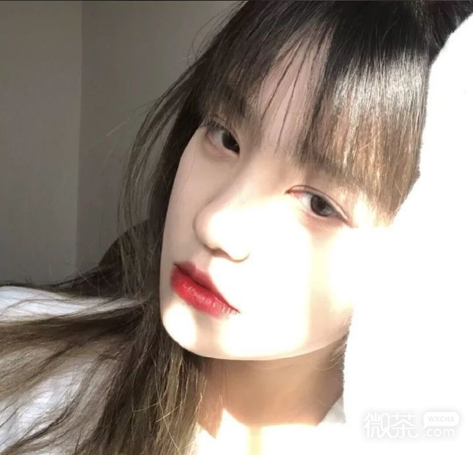有点高冷帅气的女生微信头像
