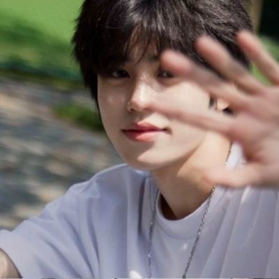 帅气阳光小哥哥微信头像