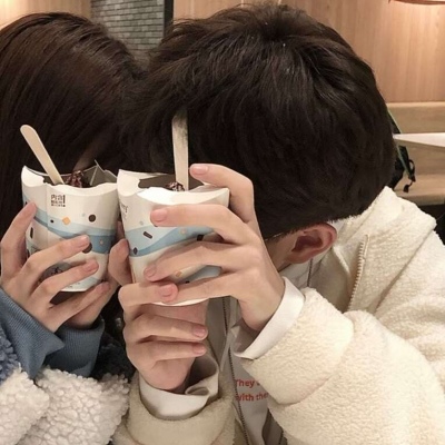 ins风秀恩爱又不失可爱的情侣头像