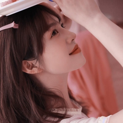 治愈系的干净唯美女生微信头像