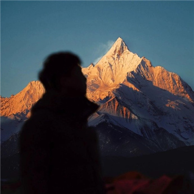 可可爱爱的男头萌萌憨憨的