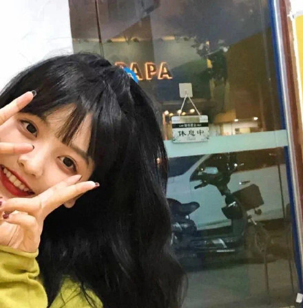 靓女姐姐微信头像