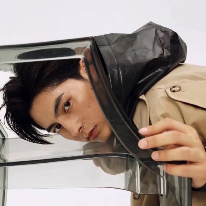 清爽干净帅气男生微信头像