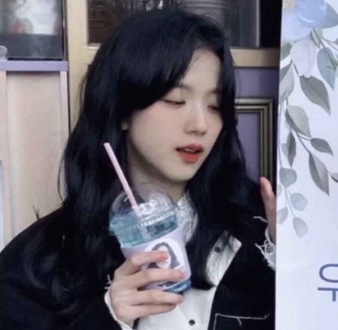 干净优雅有气质女神微信头像