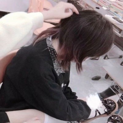 一人一半幸福甜蜜情侣微信头像