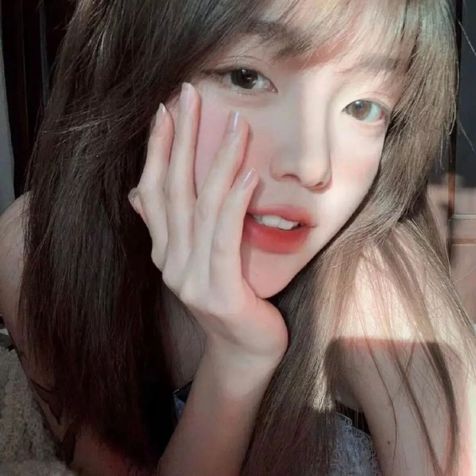 干净优雅有气质女神微信头像