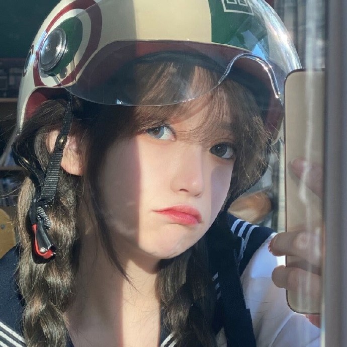 可爱卖萌的美少女微信头像