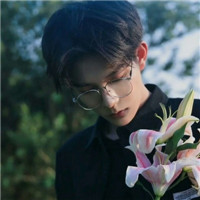 超帅气超阳光的简单男生微信头像