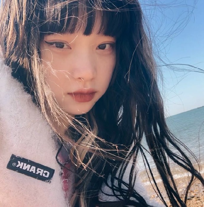 乖巧呆萌的可爱女生微信头像