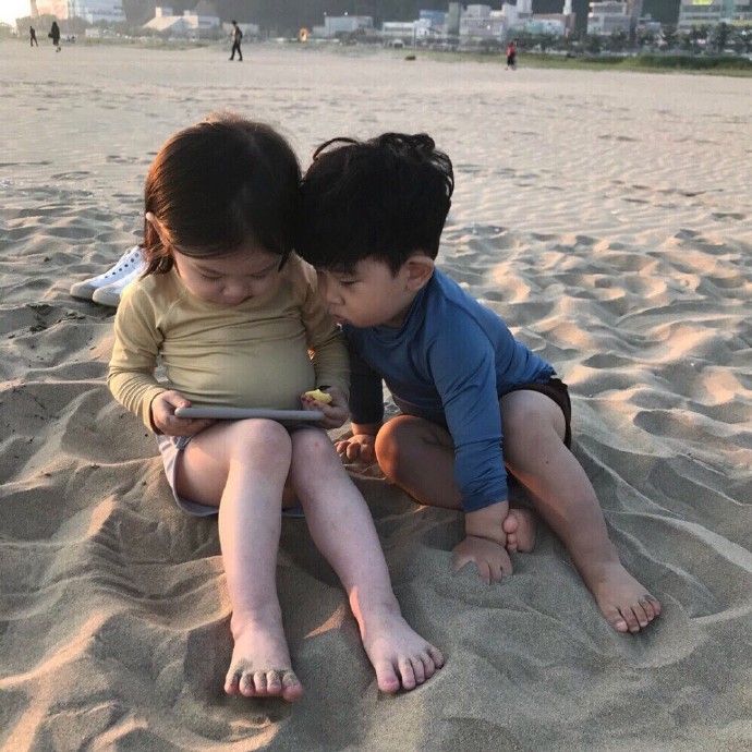 可永久使用的双人情侣微信头像