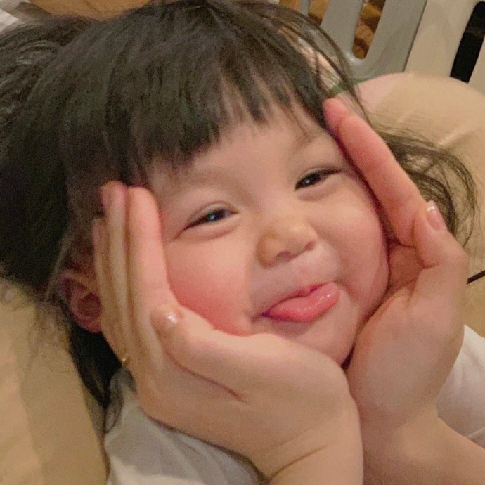 人类幼崽的可爱微信头像