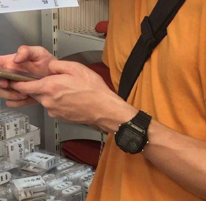 奇奇怪怪的男生微信头像