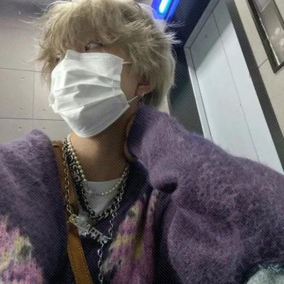 真人男头很飒又帅气