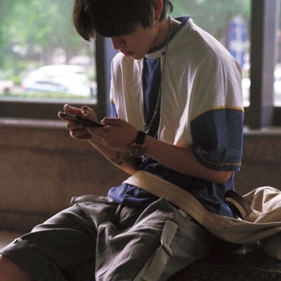 很酷很文艺范的男生微信头像