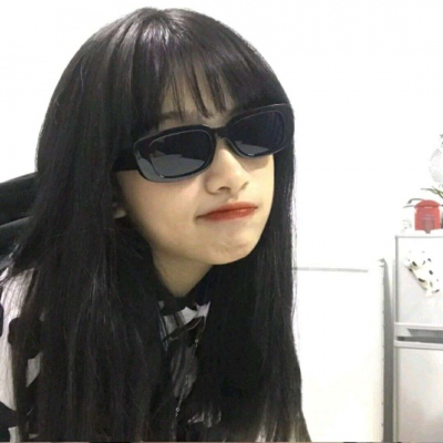 ins风高冷魅力惊艳女生微信头像