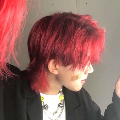 潮流的帅气酷酷男生微信头像